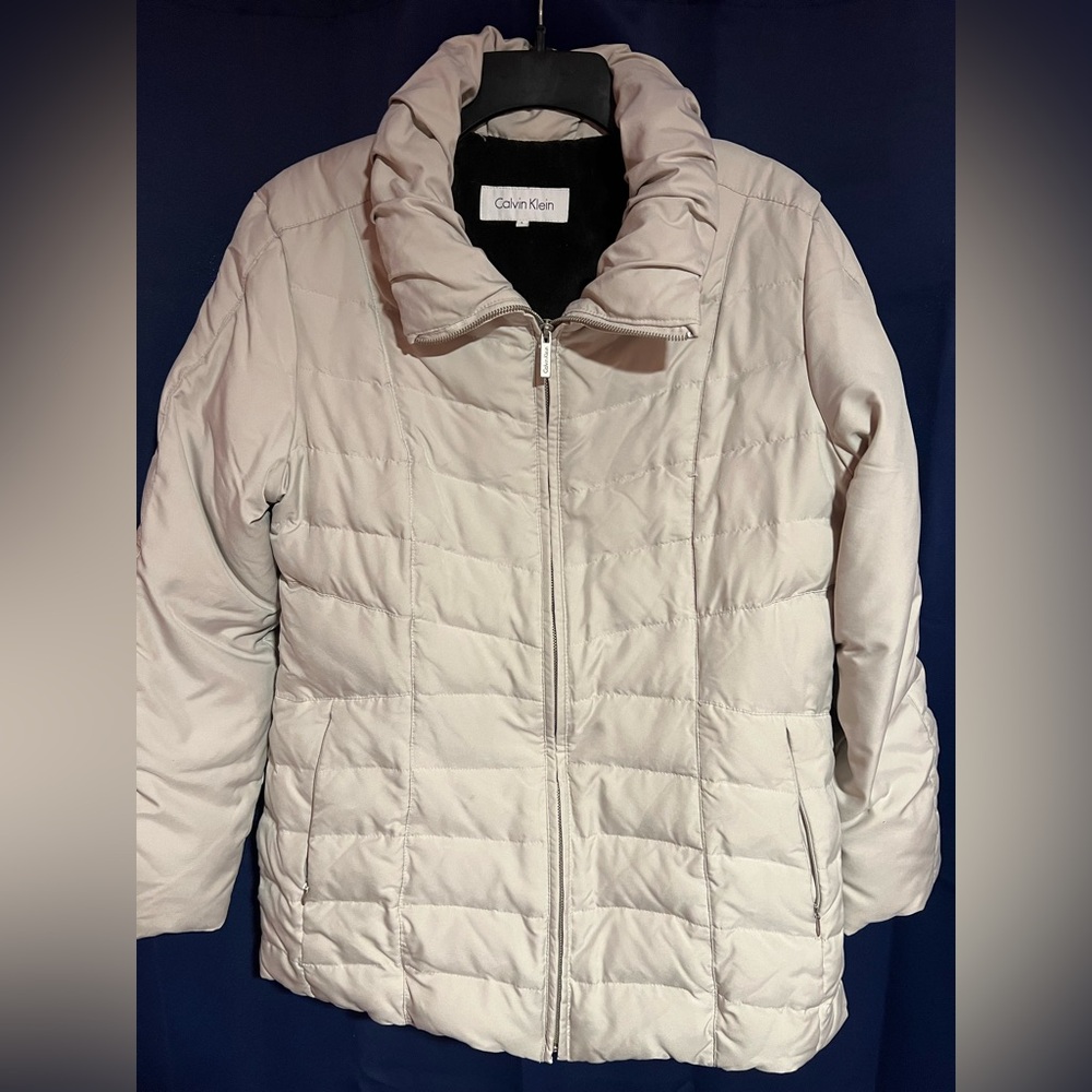 Calvin Klein Cream Puffer Jacket with Diamond Quilting